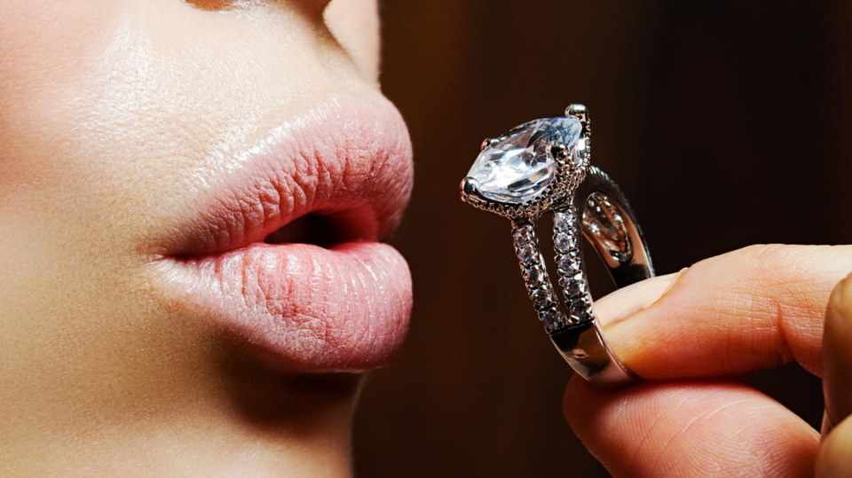 Přírodní diamanty už brzy nemusí být nejlepšími přáteli dívek a žen